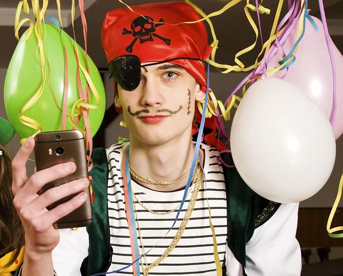 Sicher durch den n&auml;rrischen H&ouml;hepunkt (Foto: HDI)