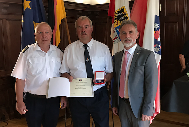 Kreisbrandinspektor Lutz R&ouml;sener ausgezeichnet (Foto: Pressestelle Landratsamt Unstrut-Hainich-Kreis)