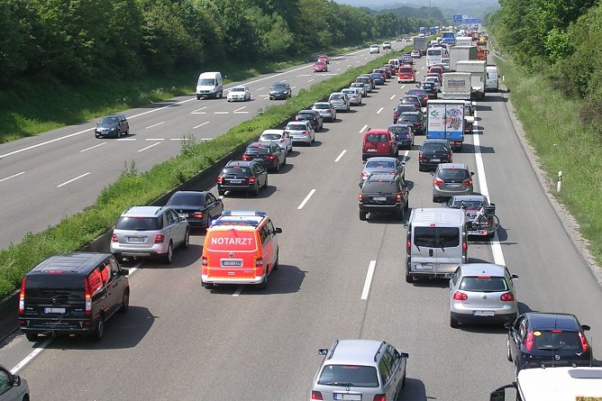 Stau am Wochenende (Foto: ADAC)