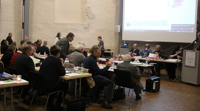 Kreissynode gestartet (Foto: Karl-Heinz Herrmann) Kreissynode gestartet (Foto: Karl-Heinz Herrmann)