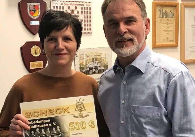 Die Fieberlampen konnten sich &uuml;ber eine finanzielle Unterst&uuml;tzung in H&ouml;he von 500,00 � freuen. Das Geld stammt aus dem Verf&uuml;gungsfonds des Landrates. (Foto: Landratsamt Unstrut-Hainich-Kreis)