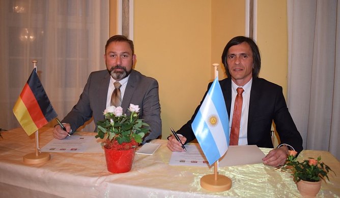 Freundschaftsvertrag (Foto: Stadtverwaltung Bad Langensalza)