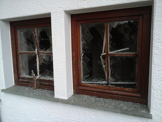 Vandalen demolieren öffentliche Toilette (Foto: Stadtverwaltung Mühlhausen) Vandalen demolieren öffentliche Toilette (Foto: Stadtverwaltung Mühlhausen)