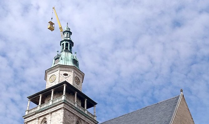 Die Sicherung des Kirchturms beginnt (Foto: M.Fromm)