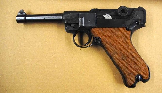 Die benutzte Waffe des inzwischen verhafteten T&auml;ters (Foto: Polizei Th&uuml;ringen)