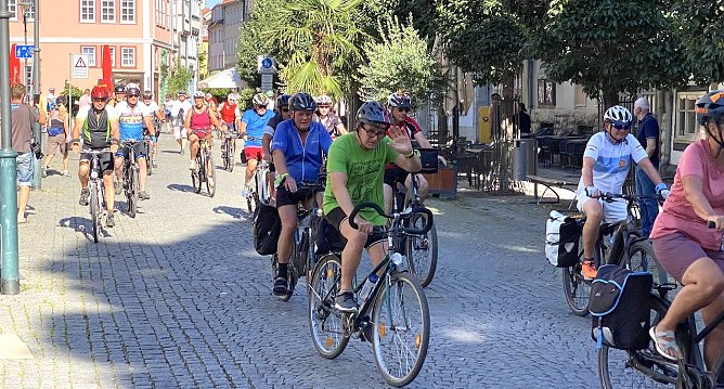 Start der "Tour de Osten" heute fr&uuml;h in Bad Langensalza (Foto: oas)