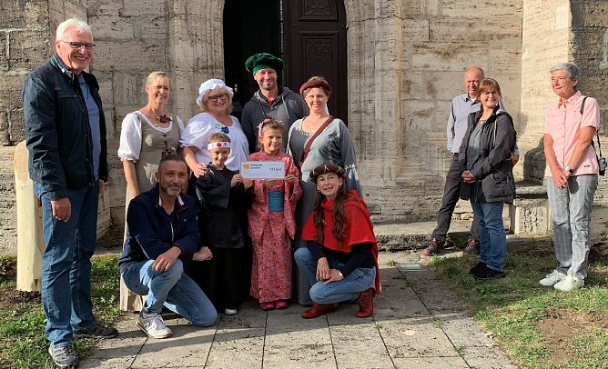 G&auml;stef&uuml;hrer spendeten f&uuml;r den Kirchturm (Foto: P.Kosiol)