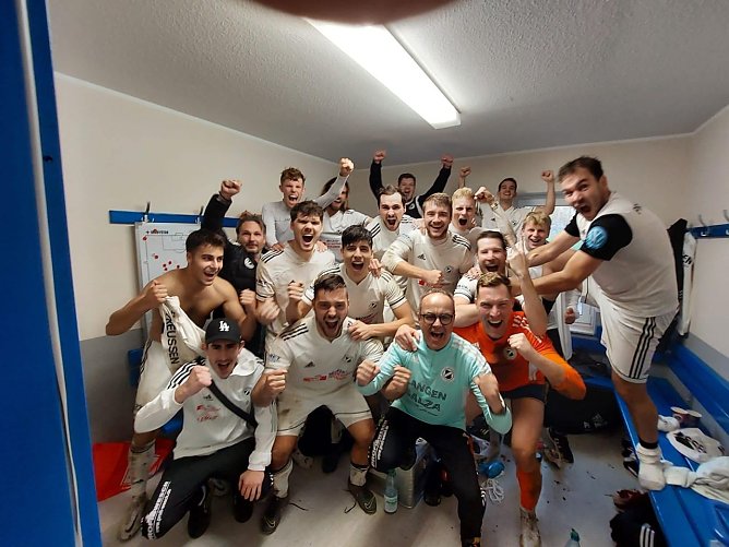 Wollen auch am Samstag so in der Kabine jubeln: Die Spieler des FSV Preußen (Foto: M.Fromm) Wollen auch am Samstag so in der Kabine jubeln: Die Spieler des FSV Preußen (Foto: M.Fromm)