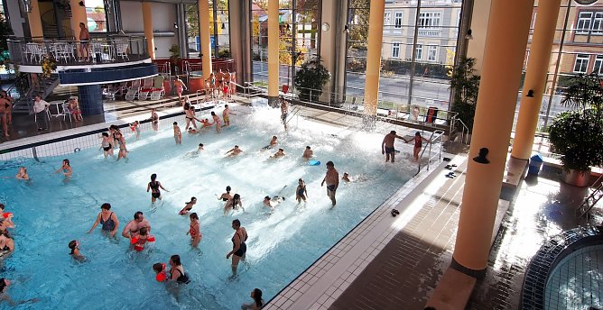 Das Wellenbecken im Lindenb&uuml;hl (Foto: Stadtverwaltung M&uuml;hlhausen)