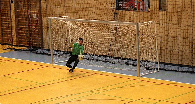 Die Entscheidung &uuml;ber den dritten Platz fiel vom Neunmeterpunkt  (Foto: oas)