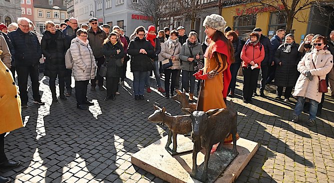 W&auml;hrend der F&uuml;hrung im letzten Jahr bei strahlendem Sonnenschein (Foto: Harald Rockstuhl)