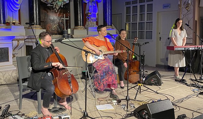 Auf ihrer "Birdsong Tour" sind die Musiker unterwegs durch Europa  (Foto: oas)