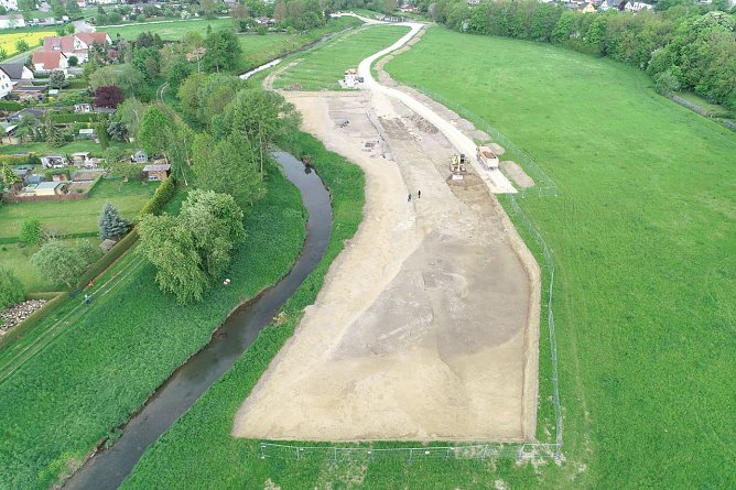 Blick auf das Grabungsfeld bei Görmar (Foto: Landesamt für Denkmalpflege, M. Milbrandt) Blick auf das Grabungsfeld bei Görmar (Foto: Landesamt für Denkmalpflege, M. Milbrandt)