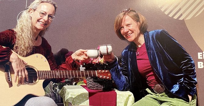 Feine Stimmen im Duett: das Duo Feu&iacute;nstimmig (Foto: BUND)