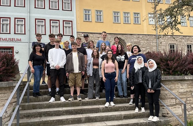 Auf Exkursion durch die Geschichte (Foto: Salza Gymnasium) Auf Exkursion durch die Geschichte (Foto: Salza Gymnasium)