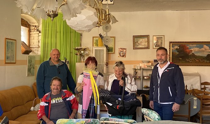 Im M&ouml;bellager gibt es viel zu entdecken. Am 11. Oktober beginnt der Ausverkauf der gelagerten Dinge. (Foto: oas)