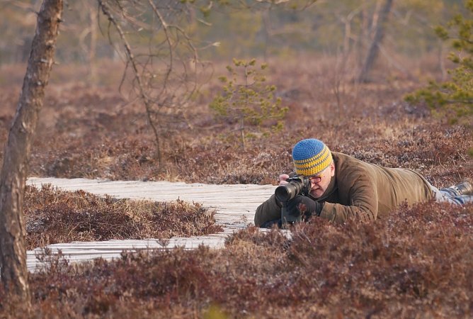 Der Fotograf Jürgen Holzhausen bei seinen täglichen Aktivitäten (Foto: Iris Holzhausen) Der Fotograf Jürgen Holzhausen bei seinen täglichen Aktivitäten (Foto: Iris Holzhausen)
