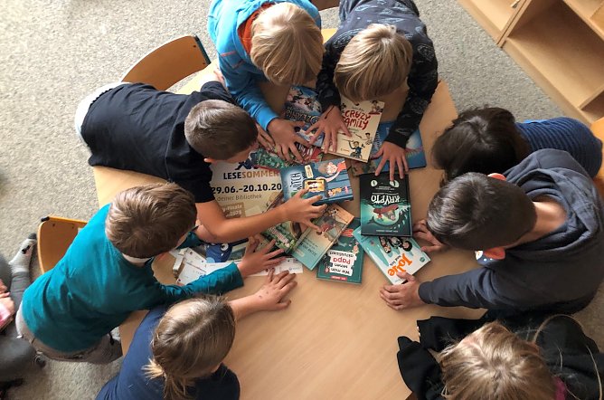 Foto vom Lesesommer im Evangelischen Schulzentrum (Foto: Stadtverwaltung M&uuml;hlhausen)