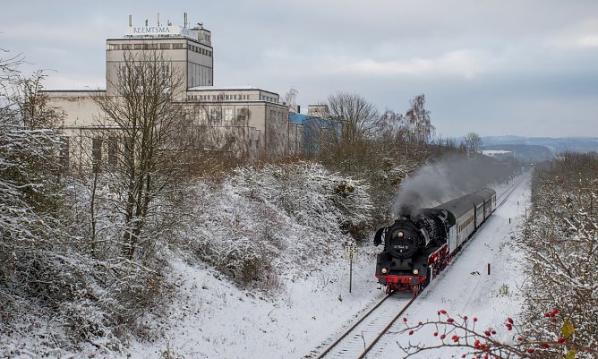Dampfende Sonderfahrt im Schnee (Foto: Falk Hoffmann) Dampfende Sonderfahrt im Schnee (Foto: Falk Hoffmann)