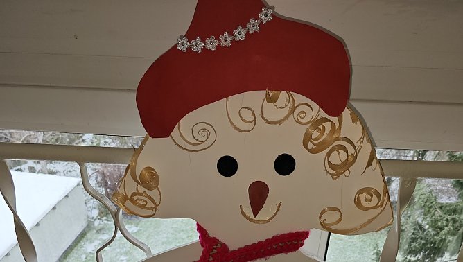 Mit Liebe gebasteltes "Schneemannm&auml;dchen" (Foto: Lydia Rasch)