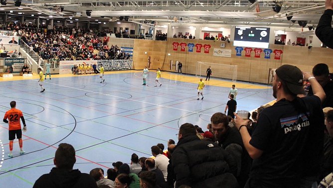 Emotionsgeladene und spannende Spiele wie hier beim Turnier im letzten Jahr stehen &uuml;ber die Feiertage in der Salza-Halle ins Haus (Foto: oas)