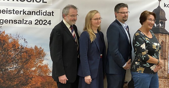 Patrick Kosiol 2.v.r.) wil mit Unterst&uuml;tzung von SPD/Gr&uuml;ne und DIE LINKE B&uuml;rgermeister von Bad Langensalza werden (Foto: oas)