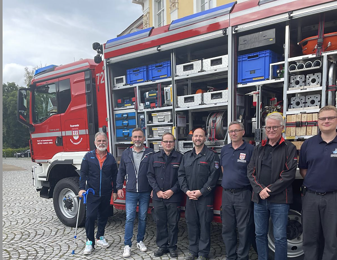 &Uuml;bergabe des R&uuml;stwagens an die St&uuml;tzpunktfeuerwehr Bad Langensalza (Foto: Pressestelle Landratsamt)