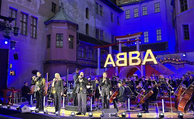 ABBA-Show zu den Th&uuml;ringer Schlossfestspielen (Foto: oas)