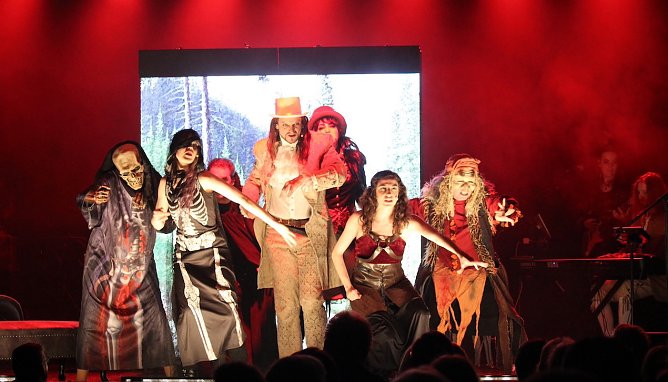 Hexen, Tod und Teufel, Musiker und T&auml;nzerinnen: FAUST'N'ROLL kommt nach Bad Langensalza (Foto: Eva Maria Wiegand)