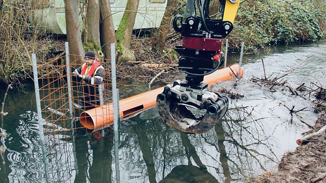Biberbau-Drainage in der Salza (Foto: agl)