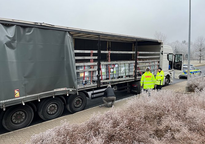Autobahnpolizei stoppte Giftm&uuml;lltransport (Foto: Autobahnpolizei)