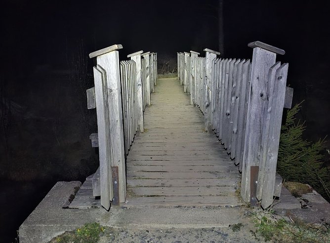 Einstieg ins Eckernloch bei Nacht (Foto: P.Klahre) Einstieg ins Eckernloch bei Nacht (Foto: P.Klahre)