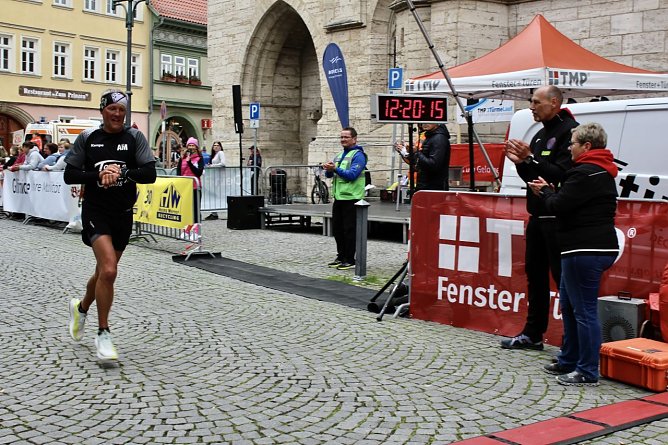 Max Hoyer von DaRoTel Running belegte Platz vier &uuml;ber die 12,5 km (Foto: Eva Maria Wiegand)