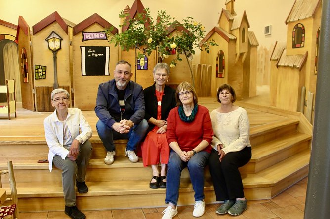 Team der Anni Berger Stiftung Bad Langensalza mit B&uuml;rgermeister Matthias Reinz (Foto: Eva Maria Wiegand)