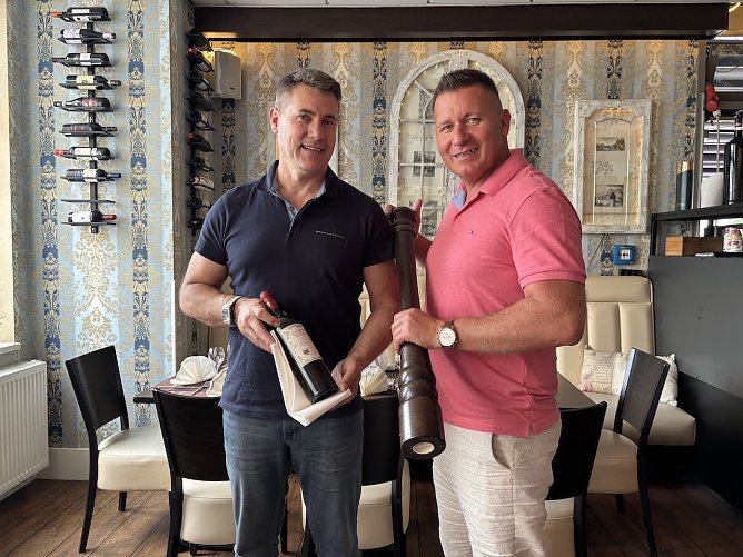 Andy Lekaj mit seinem Mentor Toni Hyseni (r.) aus Bad Langensalza (Foto: oas) Andy Lekaj mit seinem Mentor Toni Hyseni (r.) aus Bad Langensalza (Foto: oas)