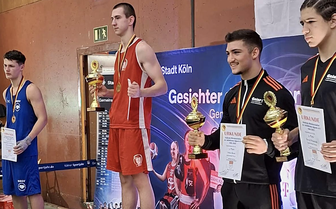 Leon Kulle (Mitte) und seine Mitstreiter (Foto: Felix Becker)