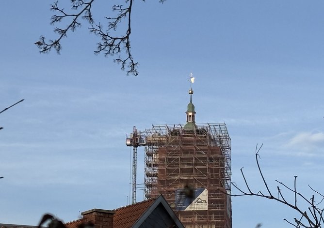 Kirchturmspitze erstrahlt in neuem Glanz: Bad Langensalzaer Marktkirche (Foto: uhz) Kirchturmspitze erstrahlt in neuem Glanz: Bad Langensalzaer Marktkirche (Foto: uhz)