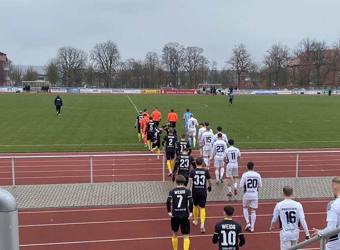 Trüber Nachmittag: Preußen unterliegt Weida mit 0:1 (Foto: Benno Harbauer) Trüber Nachmittag: Preußen unterliegt Weida mit 0:1 (Foto: Benno Harbauer)