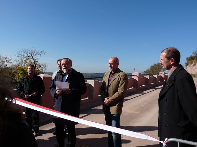 Zuwegung Kyffhäuser (Foto: Karl-Heinz Herrmann) Zuwegung Kyffhäuser (Foto: Karl-Heinz Herrmann)