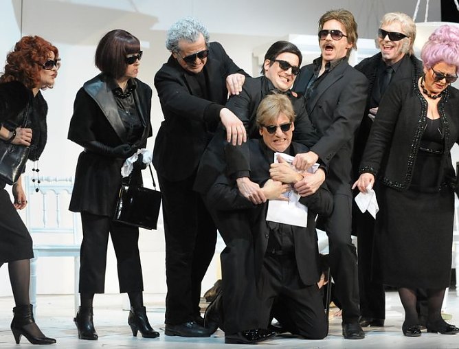 Die ganze Oper (Foto: Theater Nordhausen) Die ganze Oper (Foto: Theater Nordhausen)