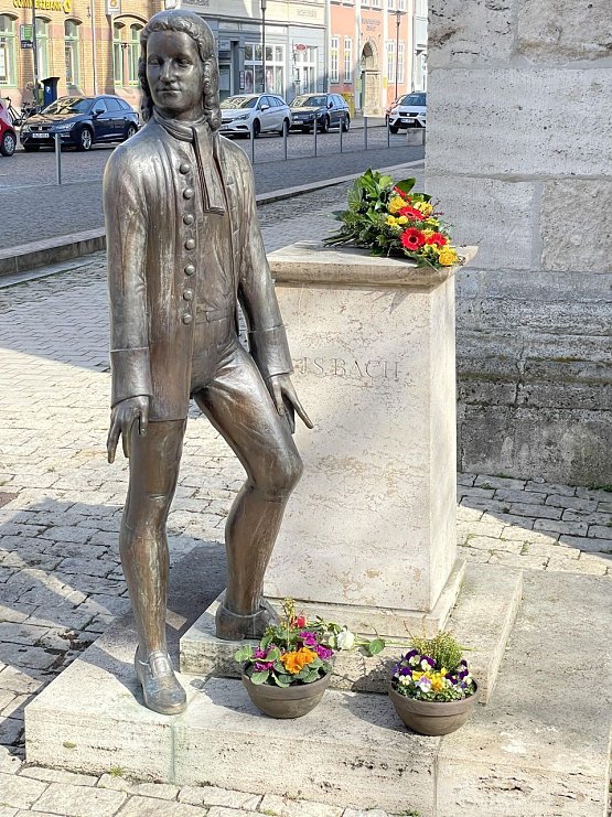 Bild: Das Bach-Denkmal in M&uuml;hlhausen