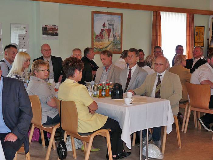 Zeugnisse &uuml;bergeben