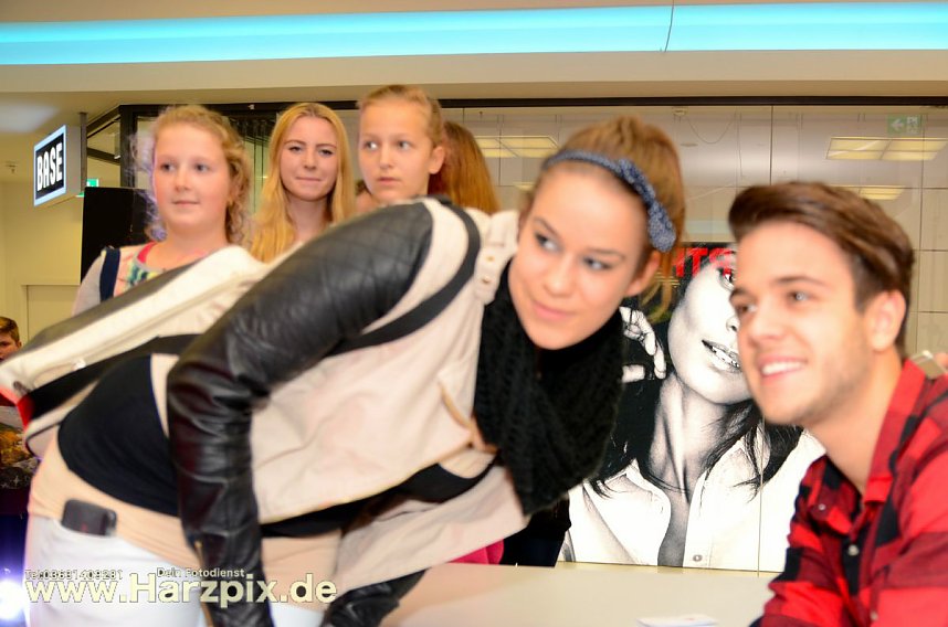 Luca H&auml;nni in der Marktpassage