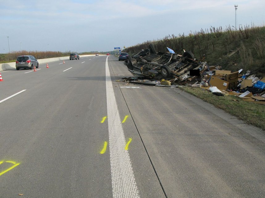 Wohnmobil komplett zerst&ouml;rt