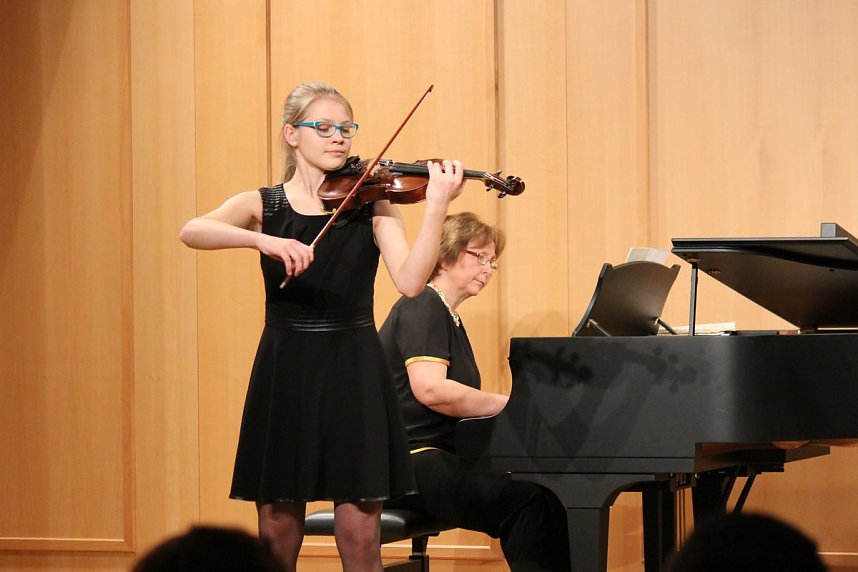 Junge Geiger im Konzert
