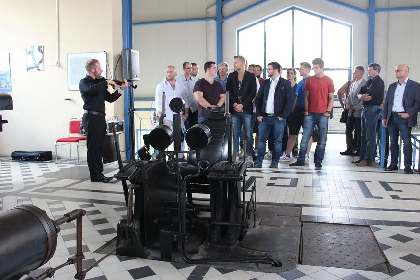 Bergbautechnologen beenden Ausbildung