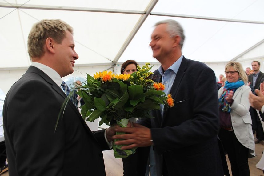 Mit Festakt schiefer Turm als gerettet gefeiert