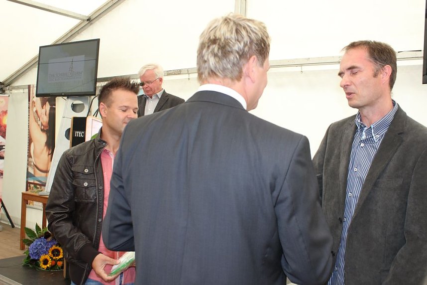 Mit Festakt schiefer Turm als gerettet gefeiert