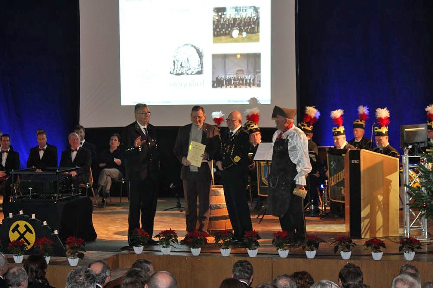 Ministerpr&auml;sident bekam Schl&auml;ge