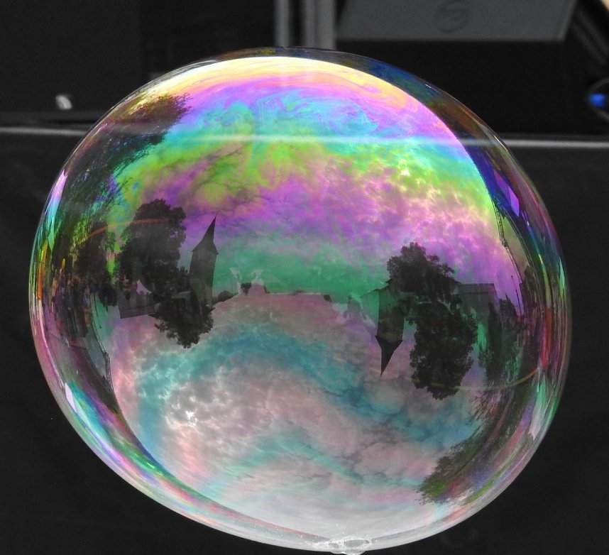 Spiegelbild in Seifenblase